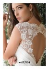 SPOSI-CONFEZIONI CAROTTI JESI-SPOSA e SPOSO, Corso Matteotti, 46 a Jesi, in Provincia di Ancona, nelle Marche, vestiti uomo e donna eleganti da cerimonia, taglie comode e slim, abbigliamento taglie forti, calibrate e conformate, moda giovane.   