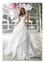 SPOSI-CONFEZIONI CAROTTI JESI-SPOSA e SPOSO, Corso Matteotti, 46 a Jesi, in Provincia di Ancona, nelle Marche, vestiti uomo e donna eleganti da cerimonia, taglie comode e slim, abbigliamento taglie forti, calibrate e conformate, moda giovane.   