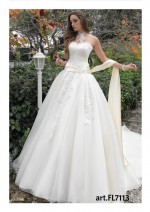 SPOSI-CONFEZIONI CAROTTI JESI-SPOSA e SPOSO, Corso Matteotti, 46 a Jesi, in Provincia di Ancona, nelle Marche, vestiti uomo e donna eleganti da cerimonia, taglie comode e slim, abbigliamento taglie forti, calibrate e conformate, moda giovane.   