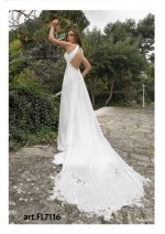 SPOSI-CONFEZIONI CAROTTI JESI-SPOSA e SPOSO, Corso Matteotti, 46 a Jesi, in Provincia di Ancona, nelle Marche, vestiti uomo e donna eleganti da cerimonia, taglie comode e slim, abbigliamento taglie forti, calibrate e conformate, moda giovane.   