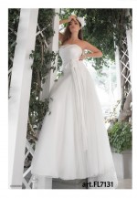 SPOSI-CONFEZIONI CAROTTI JESI-SPOSA e SPOSO, Corso Matteotti, 46 a Jesi, in Provincia di Ancona, nelle Marche, vestiti uomo e donna eleganti da cerimonia, taglie comode e slim, abbigliamento taglie forti, calibrate e conformate, moda giovane.   